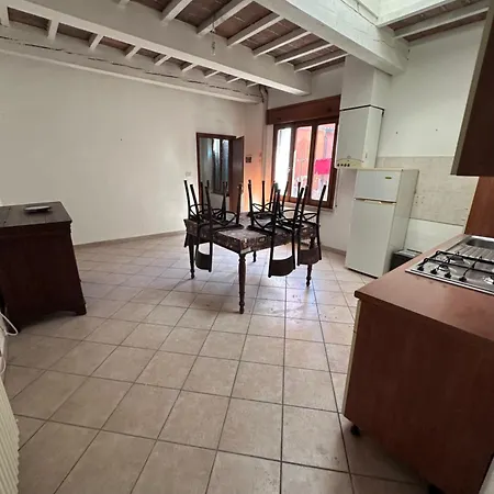 Casa Rosa アパート Luzzara